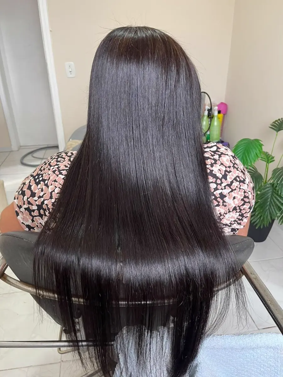 Progressiva em cabelo longo escuro